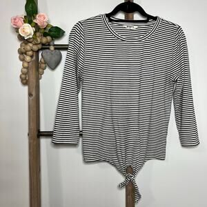 BB Dakota Black‎ White Striped Boat Neckline Shirt Tie Front Size Small